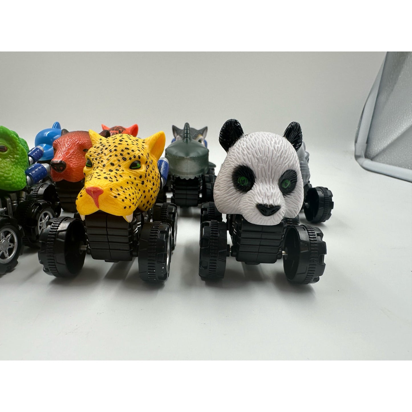 A Set of 11 Mini Pull Back & Go Vehicles Animal Cars Toys for Kids Toddlers