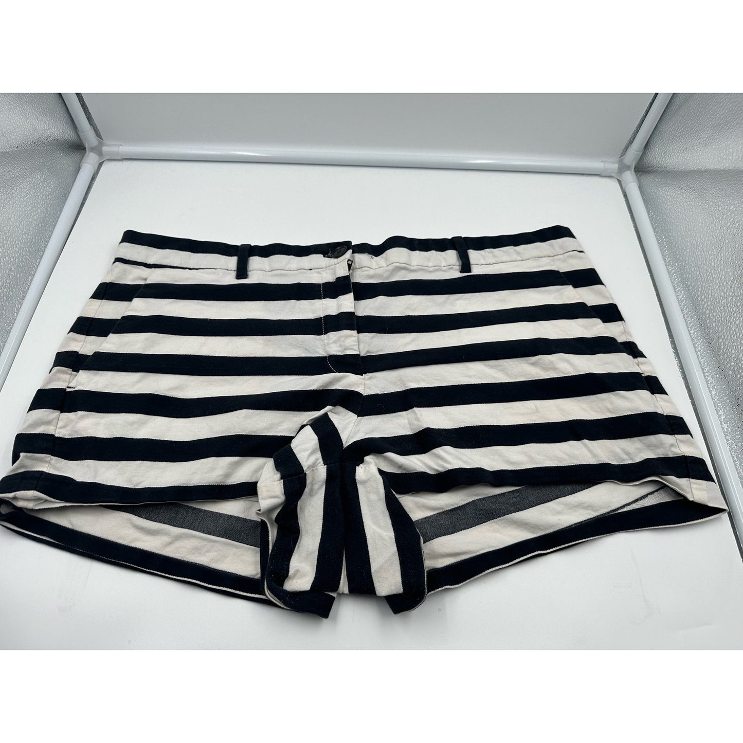 GAP Black/White Striped Shorts women’s Size 14 Stretch  3” Length