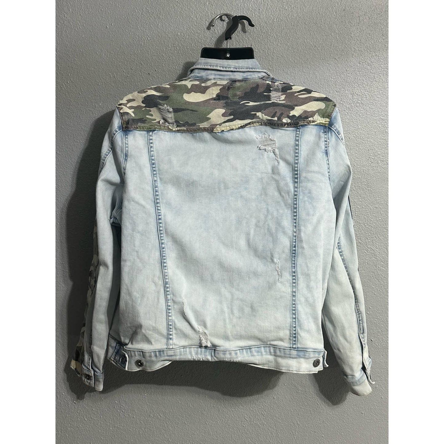 Arizona Denim Jacket Mens Sz Large Flex Camo Sleeves Light Wash Blue Distressed