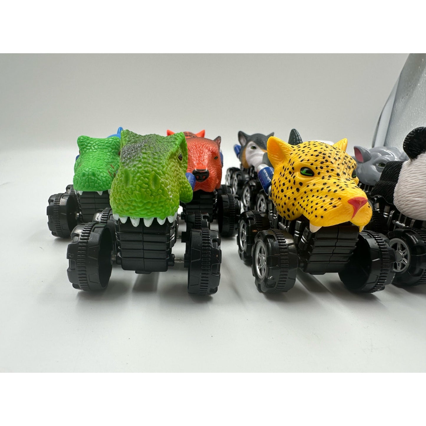 A Set of 11 Mini Pull Back & Go Vehicles Animal Cars Toys for Kids Toddlers