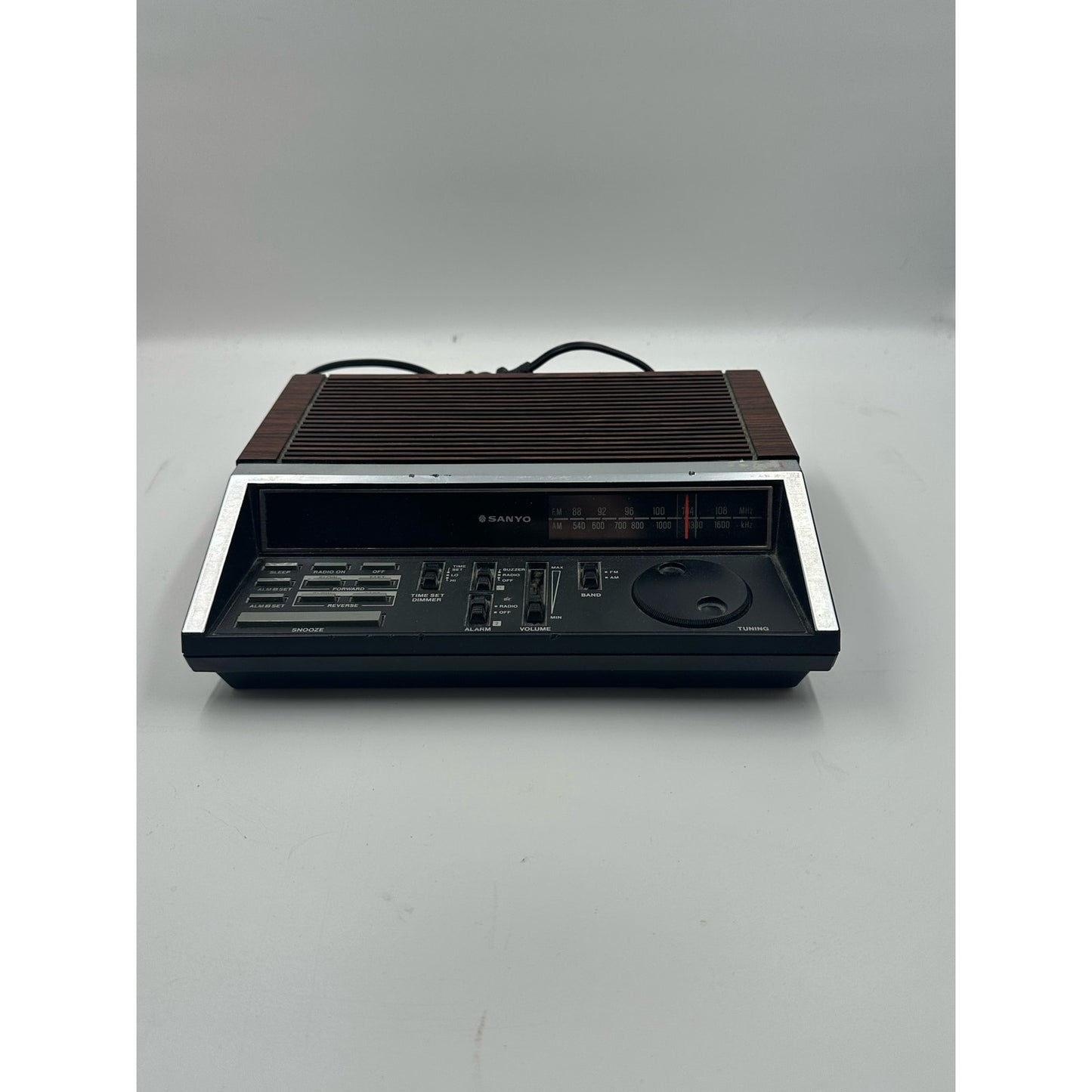 Vintage 1983 Sanyo RM 6300 ~ Radio AM/FM & Buzzer Alarm Clock Tested & Working