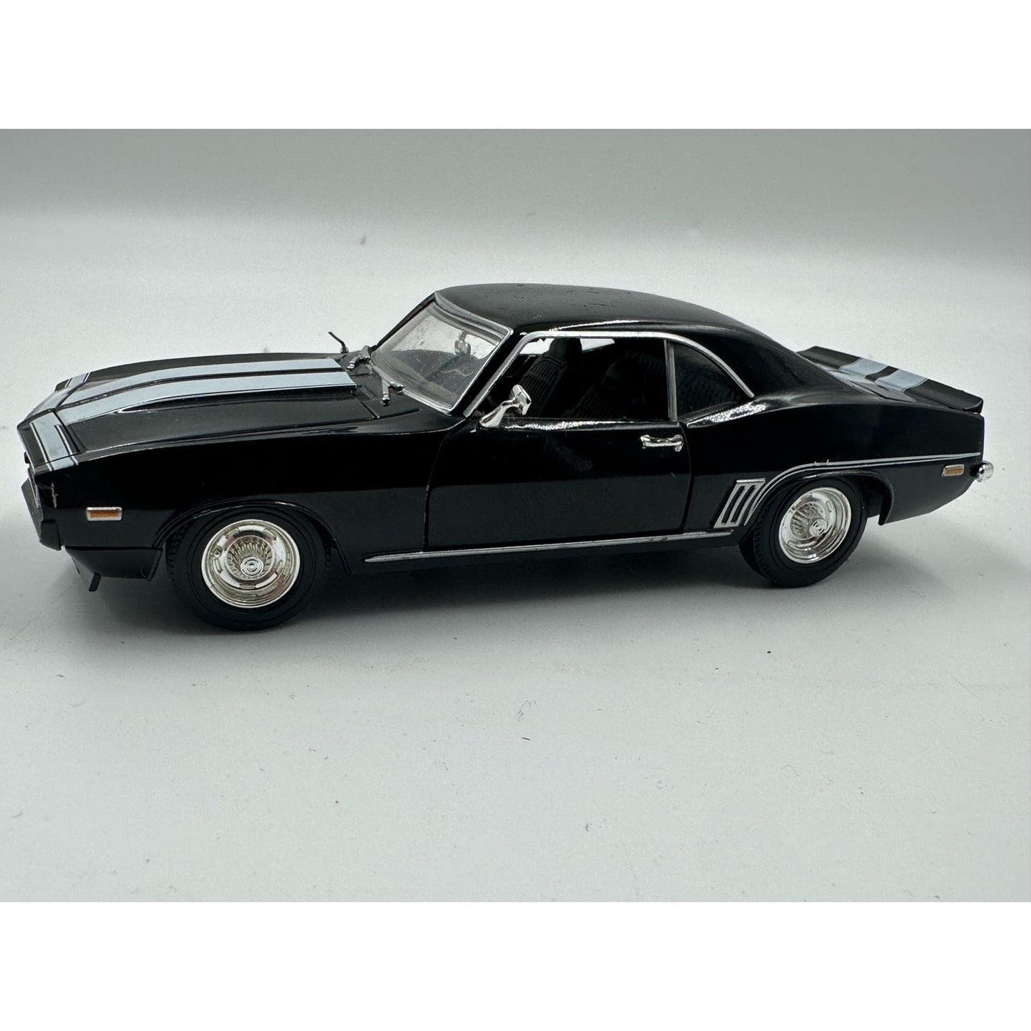 1969 CHEVY CAMERO 1/32 SCALE DIECAST, FROM NATIONAL MOTOR MUSEUM MINT