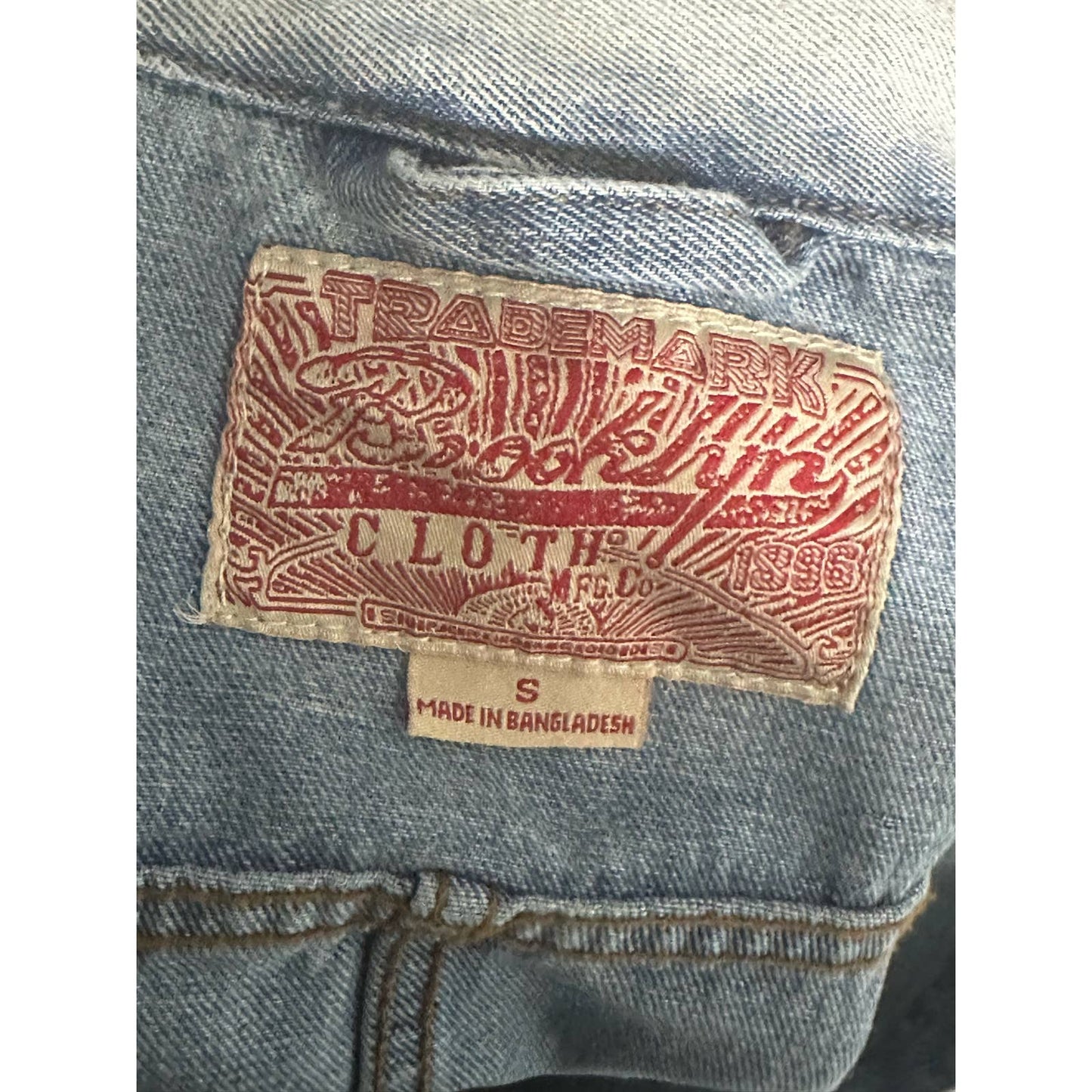 Trademark brooklyn Denim  jacket size Small Light Wash Denim