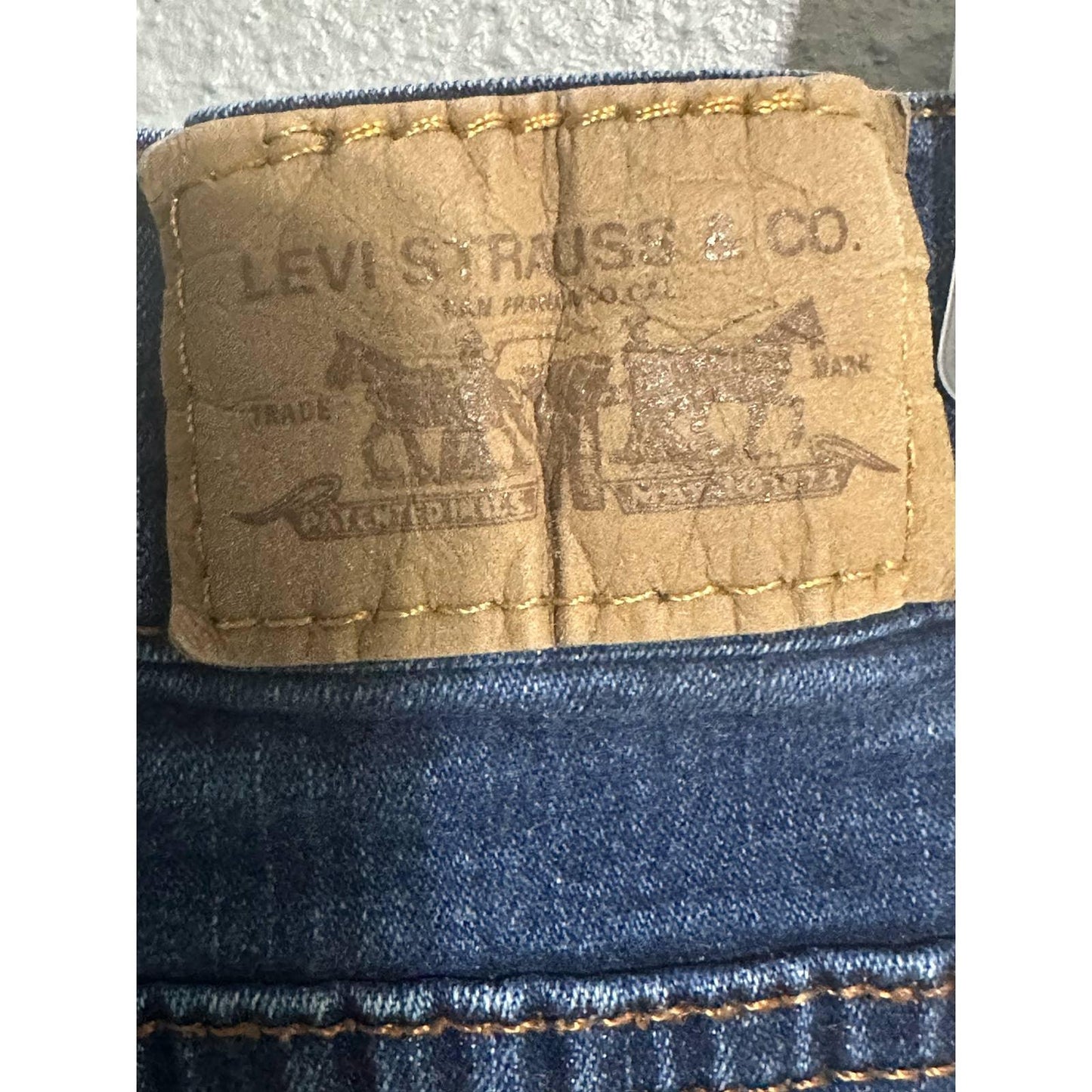 Women’s Levi’s 512 Straight Leg Size 4 medium Boot Cut