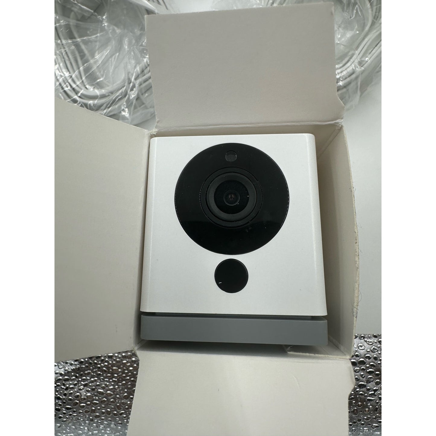 Set of 2 Wyze Cam WYZEC2 Wireless Indoor Smart Home Camera w Stand & Power Cords