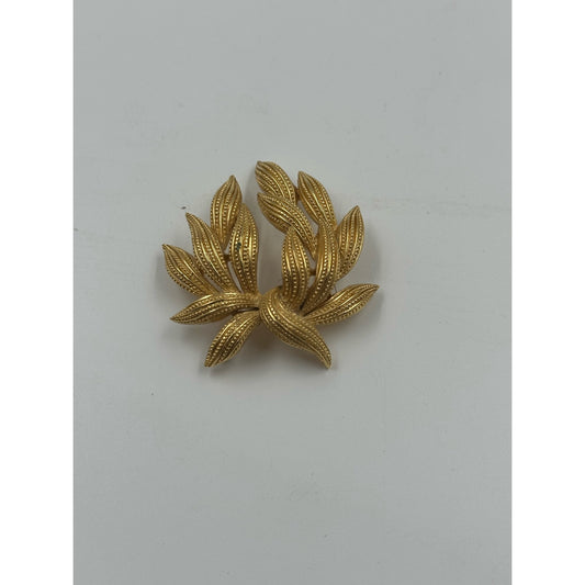 Vintage Trifari Large Textured Leaf Domed Brooch Pin