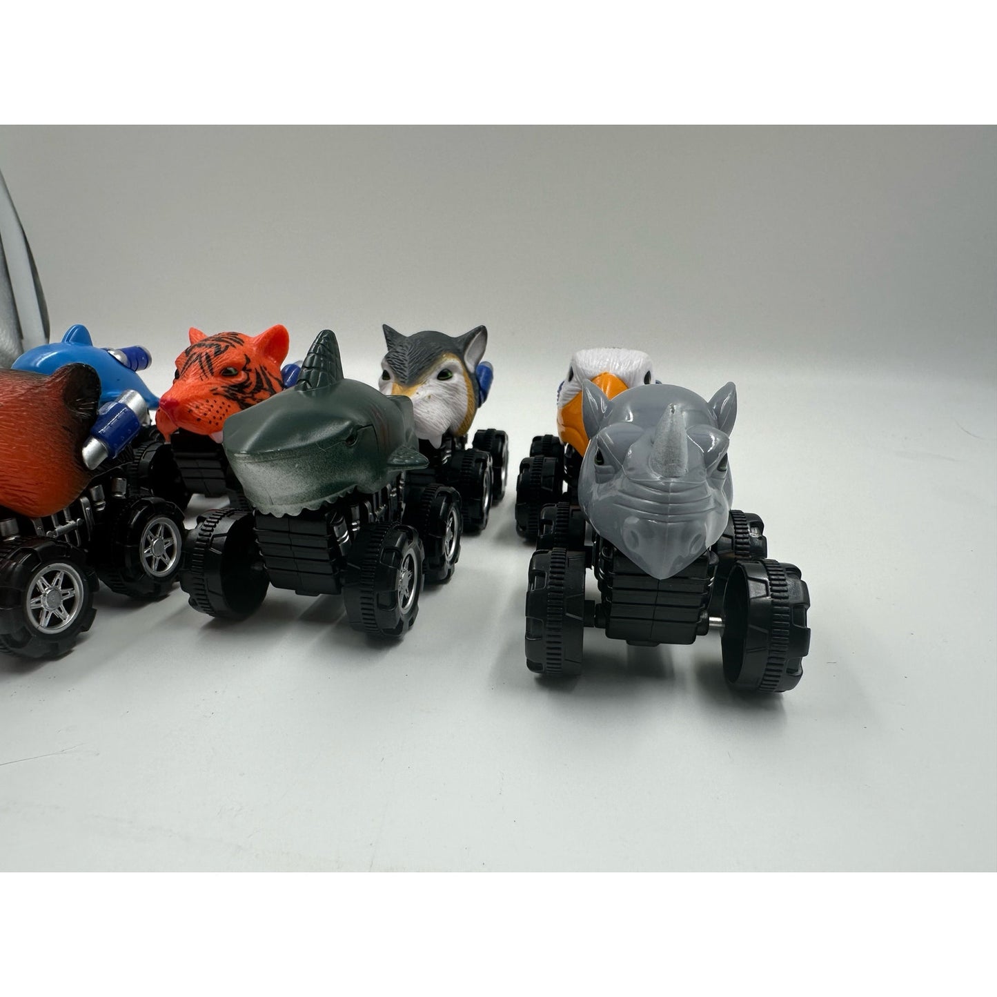 A Set of 11 Mini Pull Back & Go Vehicles Animal Cars Toys for Kids Toddlers