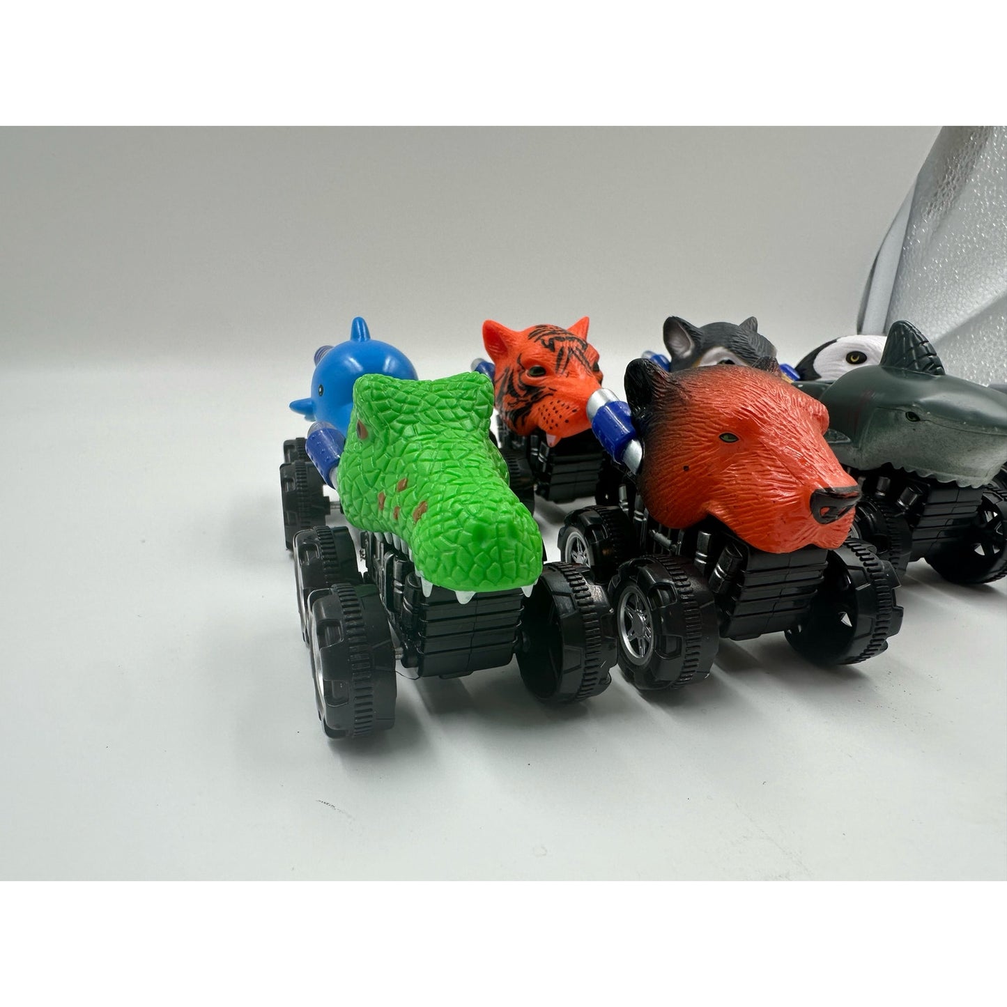 A Set of 11 Mini Pull Back & Go Vehicles Animal Cars Toys for Kids Toddlers