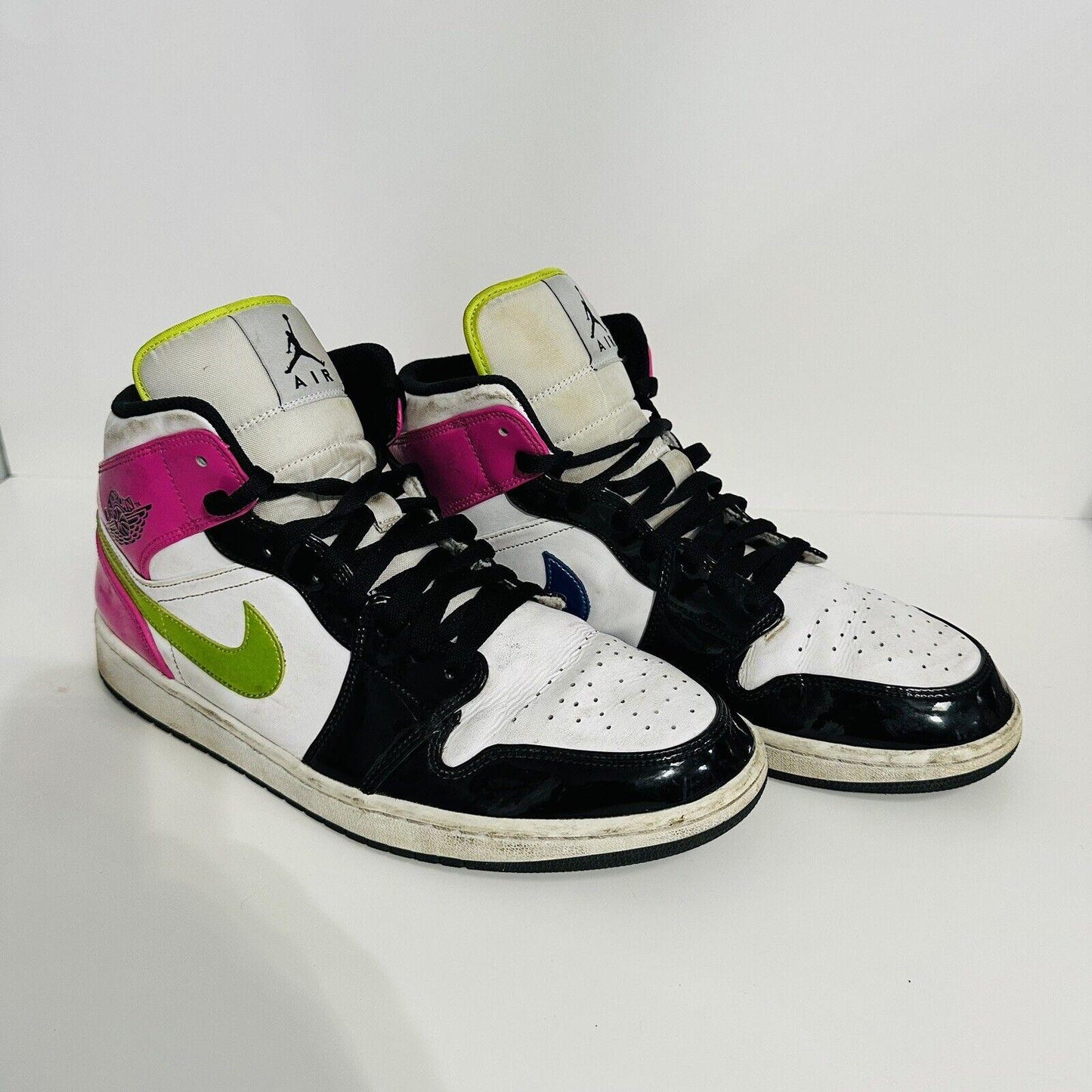 Size 13 - Jordan 1 Mid SE Cyber Active Fuchsia 2020