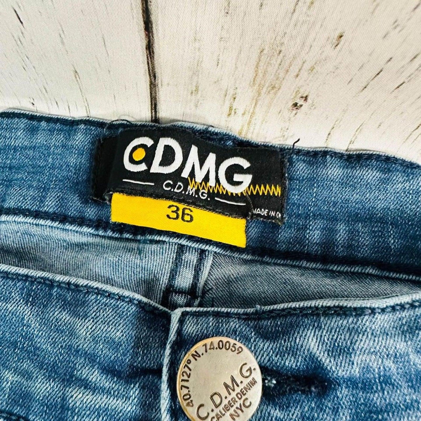 Caliber CDMG Men's Size 36 Distressed Blue Jeans Short