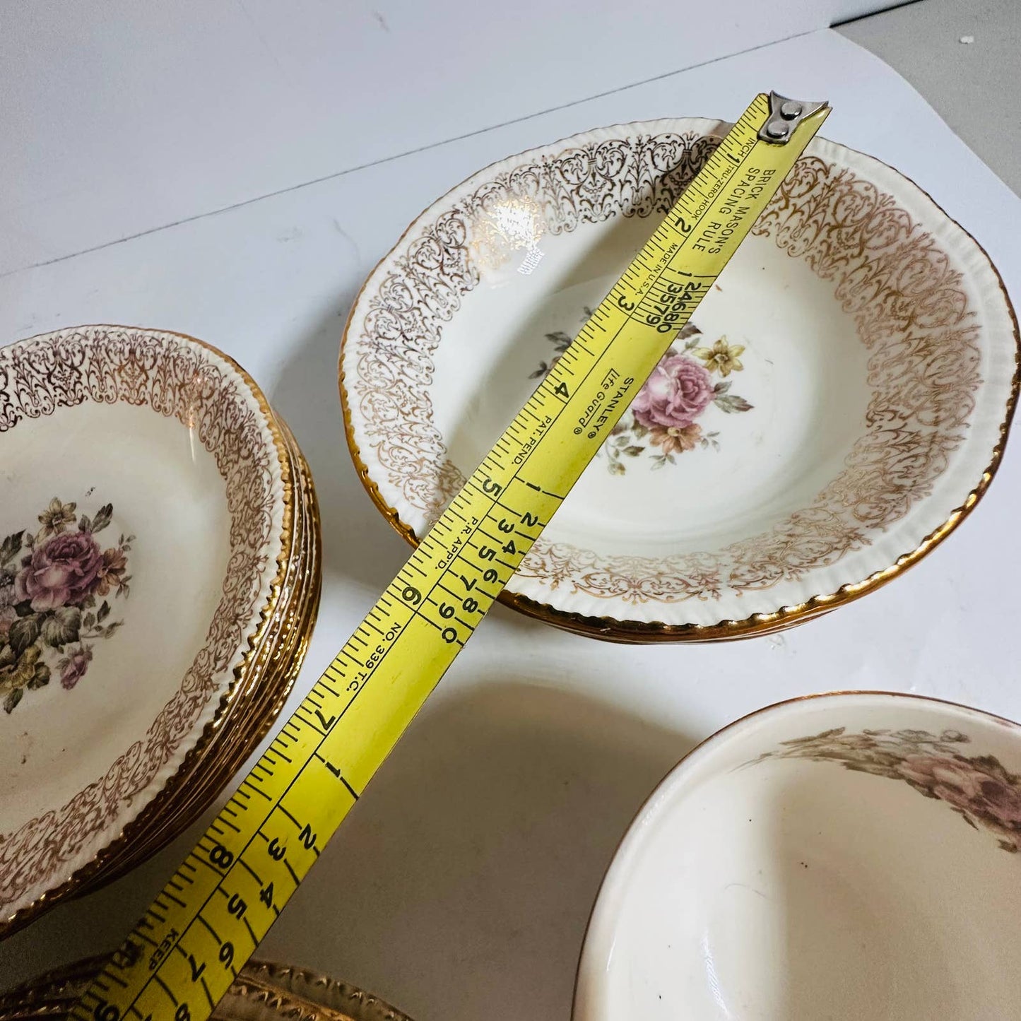 30 piece Homer Laughlin Monticello Vintage Gold Rim Floral 6 Piece Set