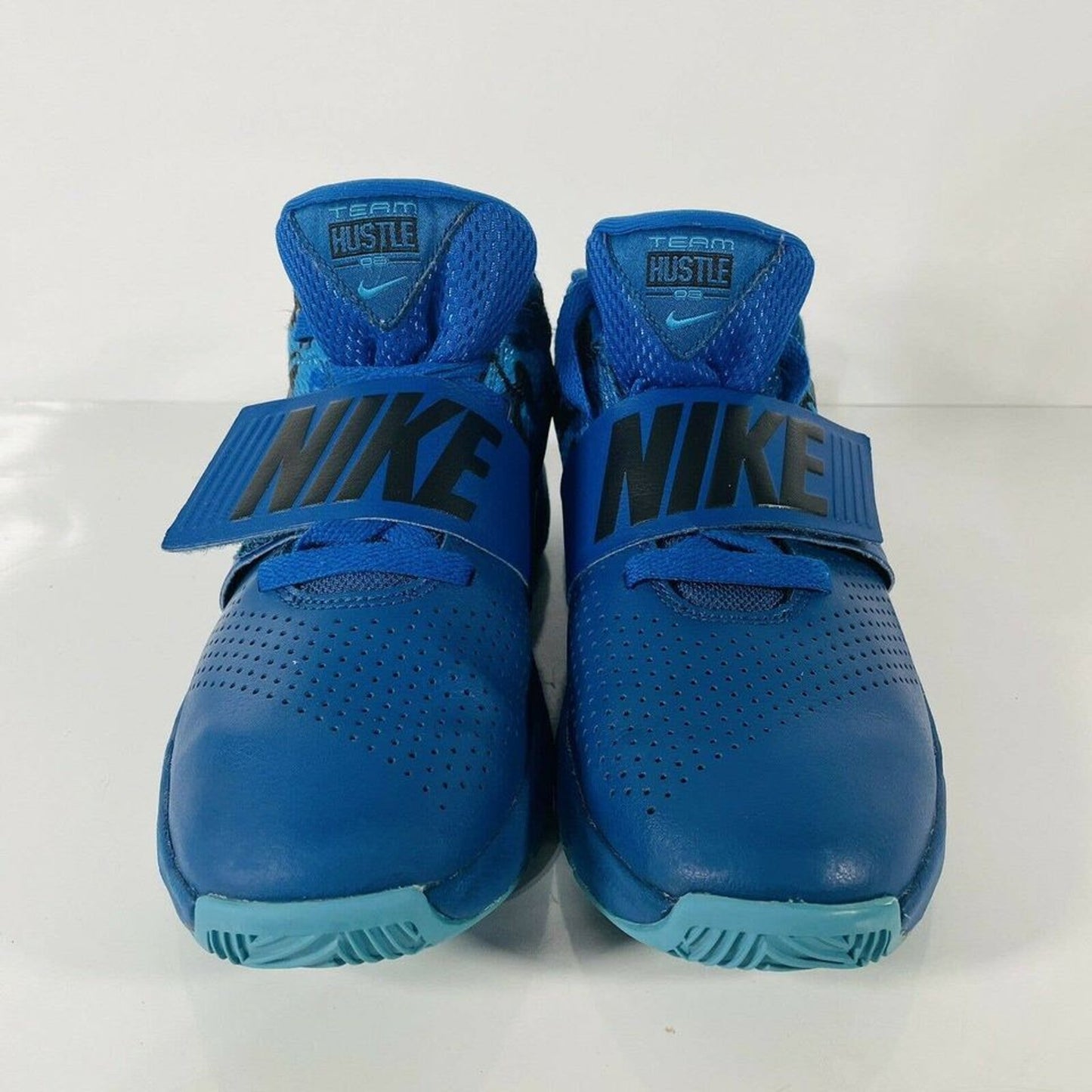 Nike Boys Team Hustle D8 881941-404 Blue Basketball Shoes Lace Up Size 5Y