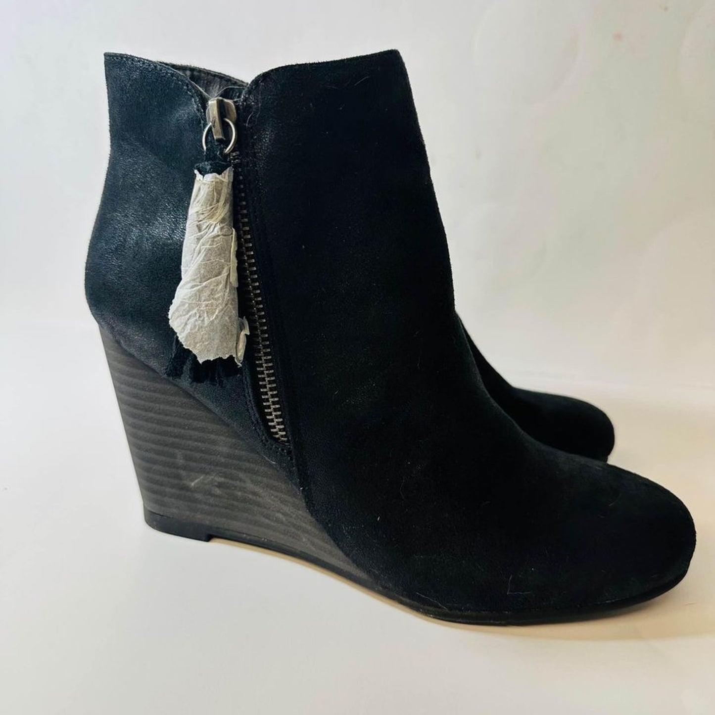 Mia Buckley 3" Wedge Heel Ankle Boots Black Shiny Faux Suede Size 8 Tassel Zip