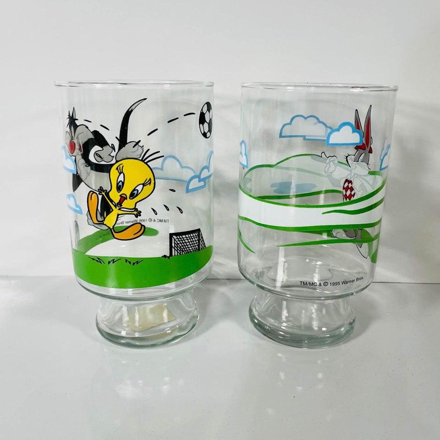 Warner Bros Sylvester, Tweety Bird and Bugs Bunny Large Pint Glass Vintage 1995