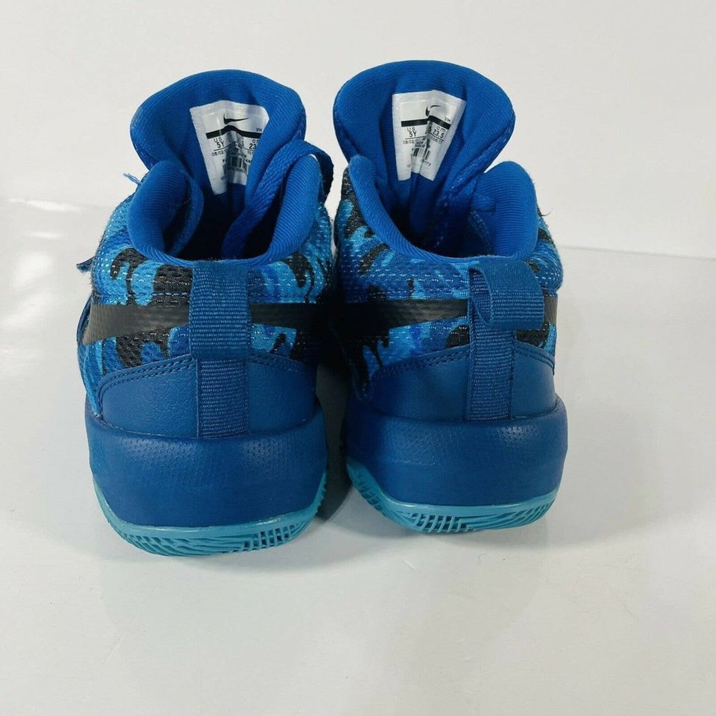 Nike Boys Team Hustle D8 881941-404 Blue Basketball Shoes Lace Up Size 5Y