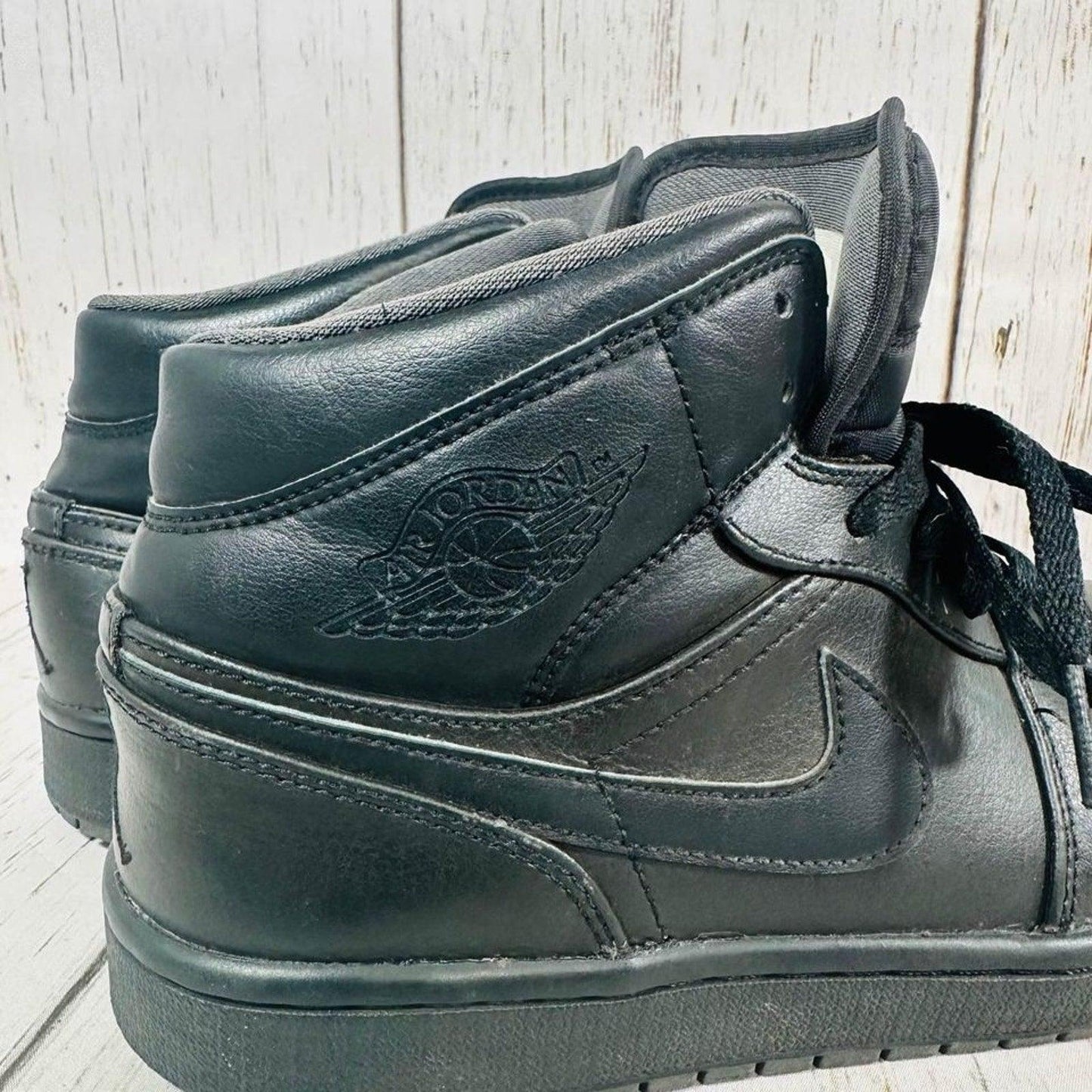 Size 8.5 Men’s - Jordan 1 Mid Black - 554724-021